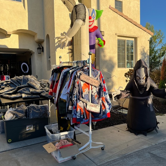 Garage/Yard Sale -10-12-24- AS IS. No Cancellations. No Holds. Bid Responsibly. - Picture 7 of 11